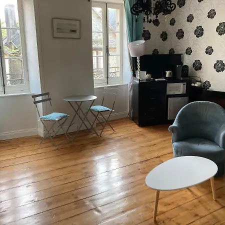 17 Avec Cachet Au Centre Petite Citee De Caractere Kwatera prywatna Le Faou