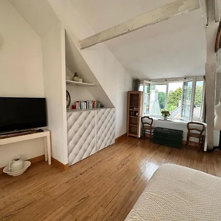 17 Avec Cachet Au Centre Petite Citee De Caractere Le Faou